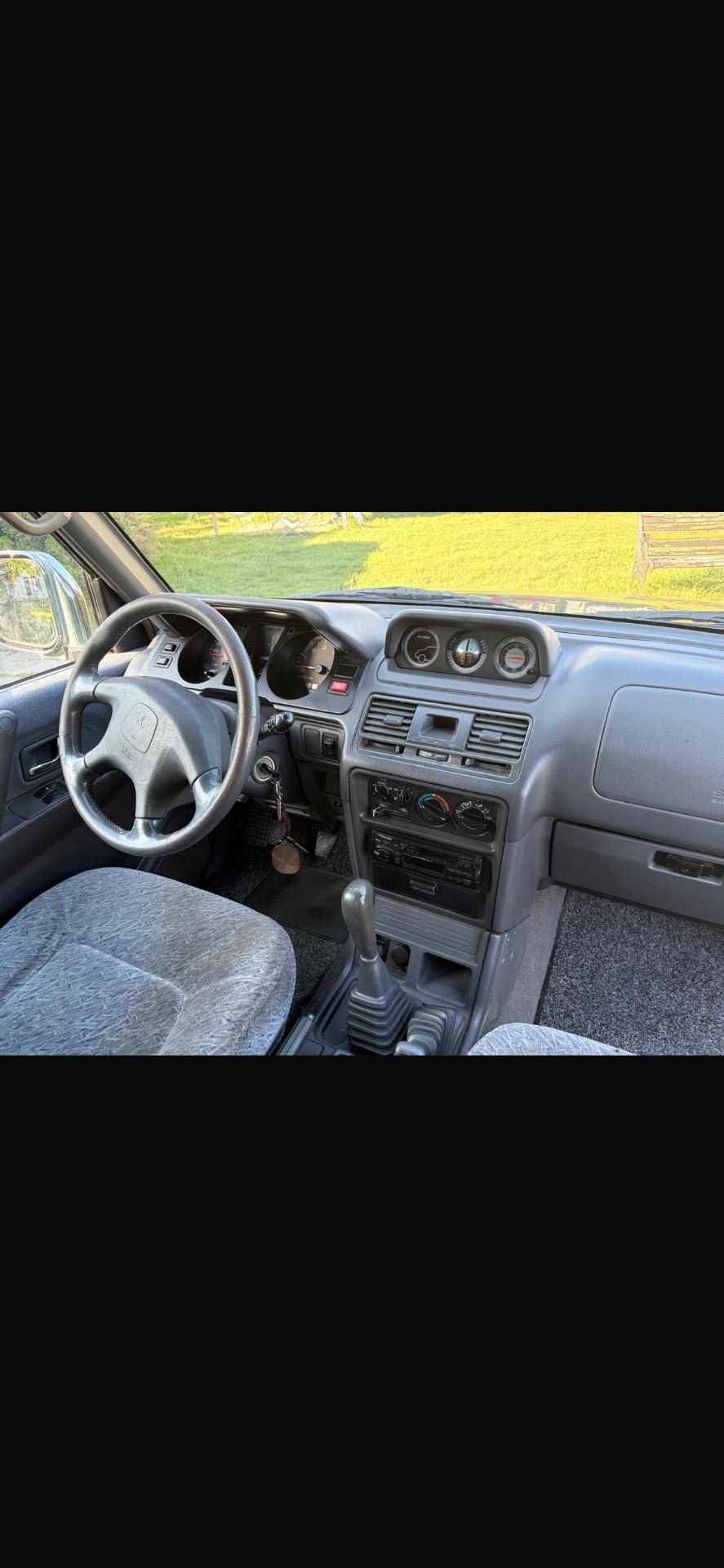 Mitsubishi Pajero 2.5 TDI Metal-top S.S. GLS Target