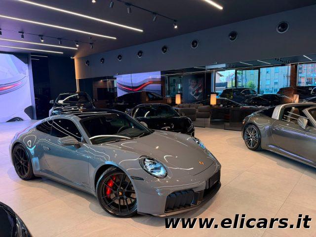 PORSCHE 992 Carrera 4 GTS