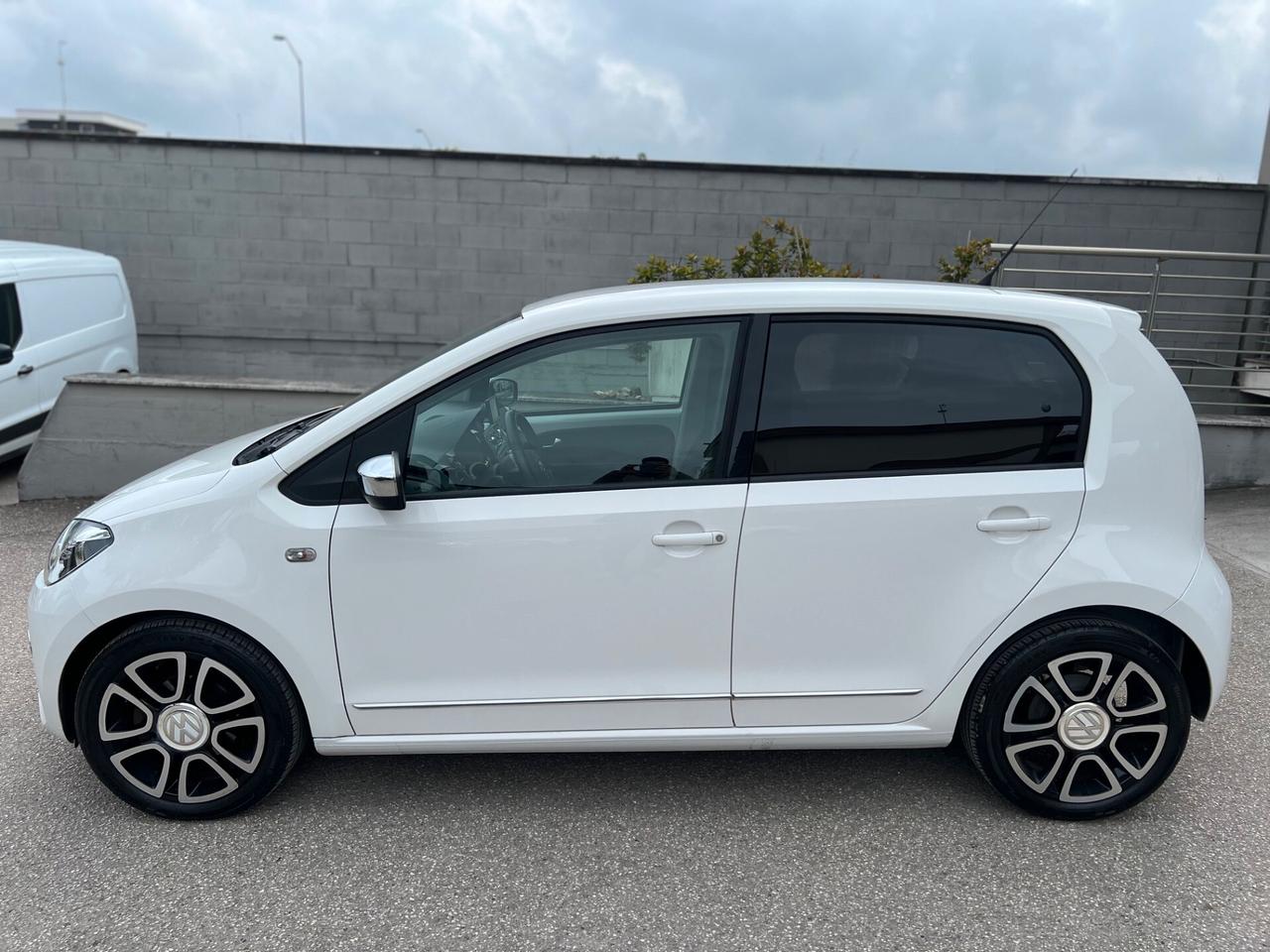 Volkswagen up! 5p 1.0 High 75cv NAVI/TEL17; OK NEOPAT. PERFETTA
