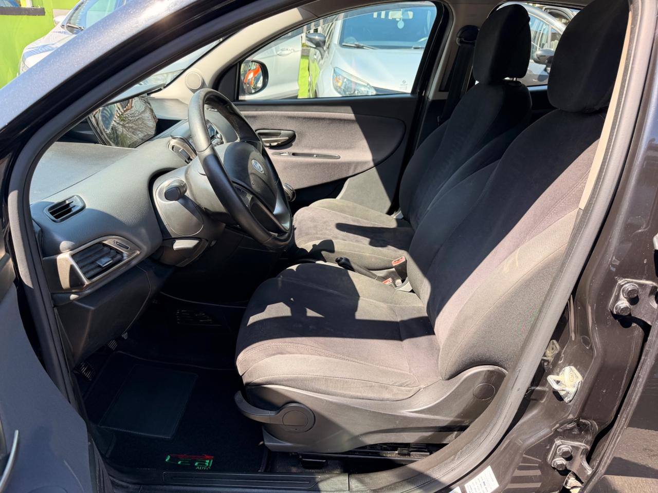 Lancia Ypsilon 1.2 69 CV 5 porte Platinum 130.000 KM