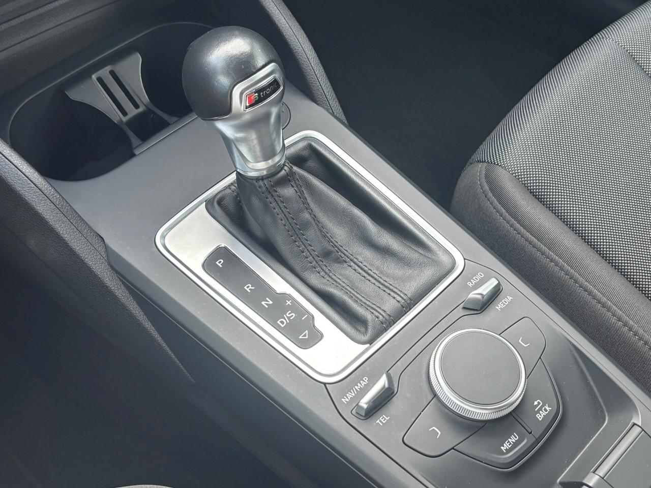 Audi Q2 30 TDI S tronic Business Design