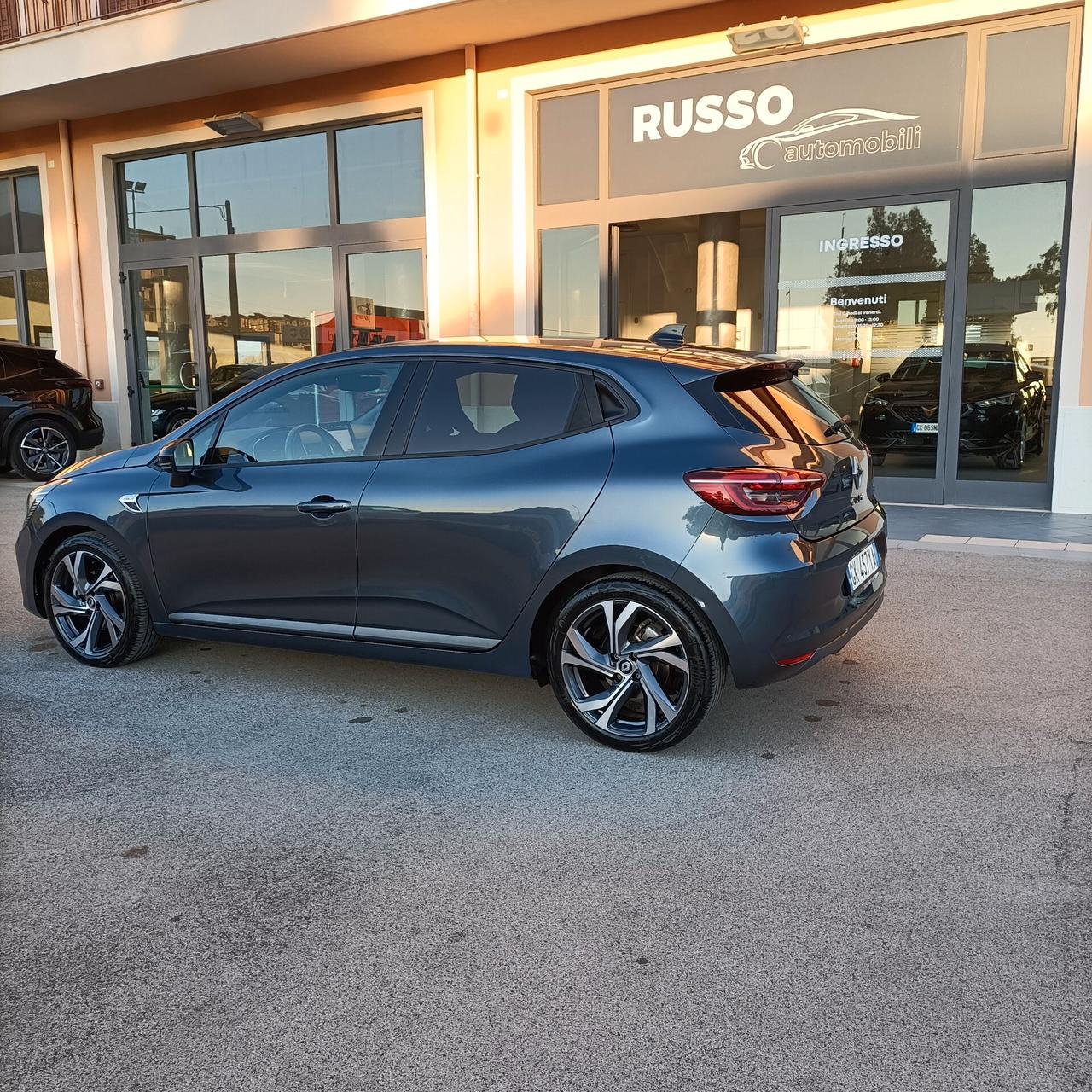 Renault Clio Hybrid E-Tech 140 CV R.S. Line