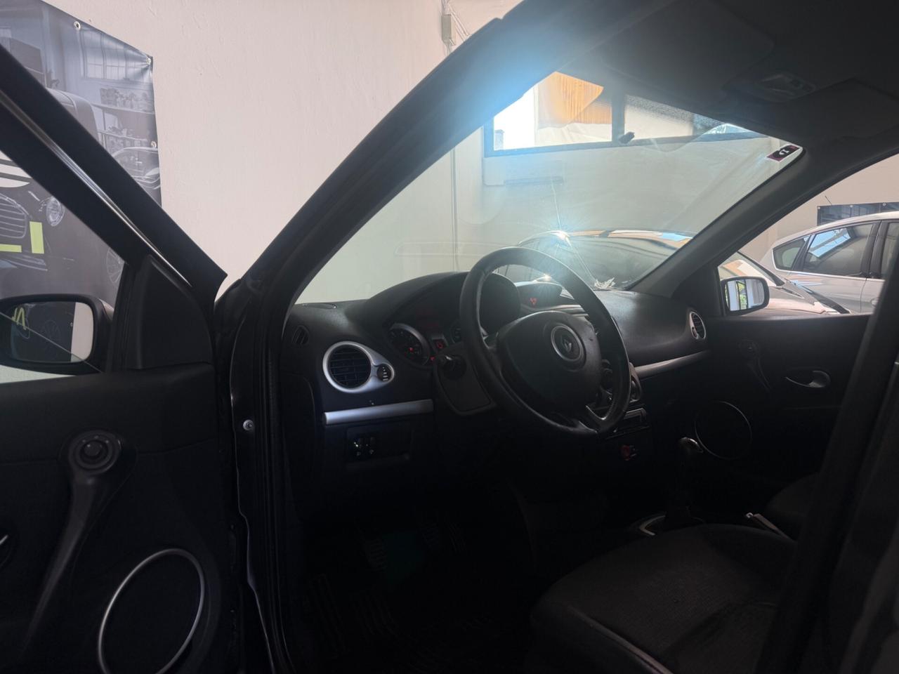 Renault Clio 1.2 16V 5 porte Luxe
