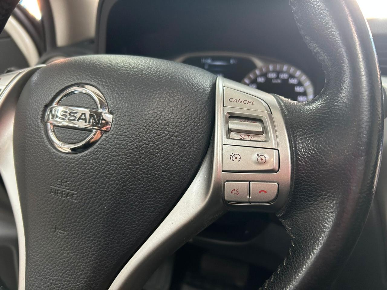 Nissan Navara 2.3 dCi 4WD D. Cab N-Connecta auto