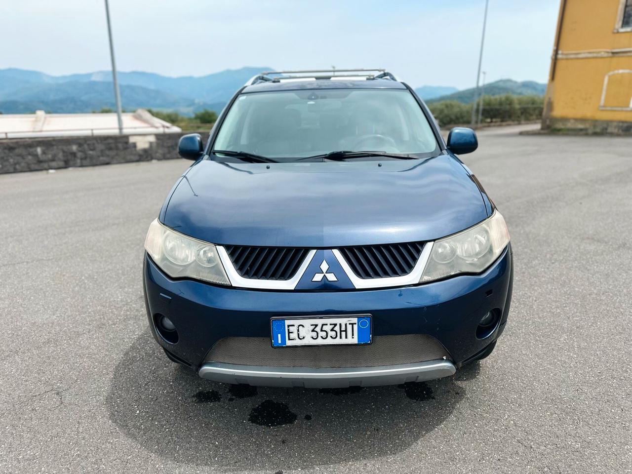 Mitsubishi Outlander 2.2 DI-D DPF 7 posti