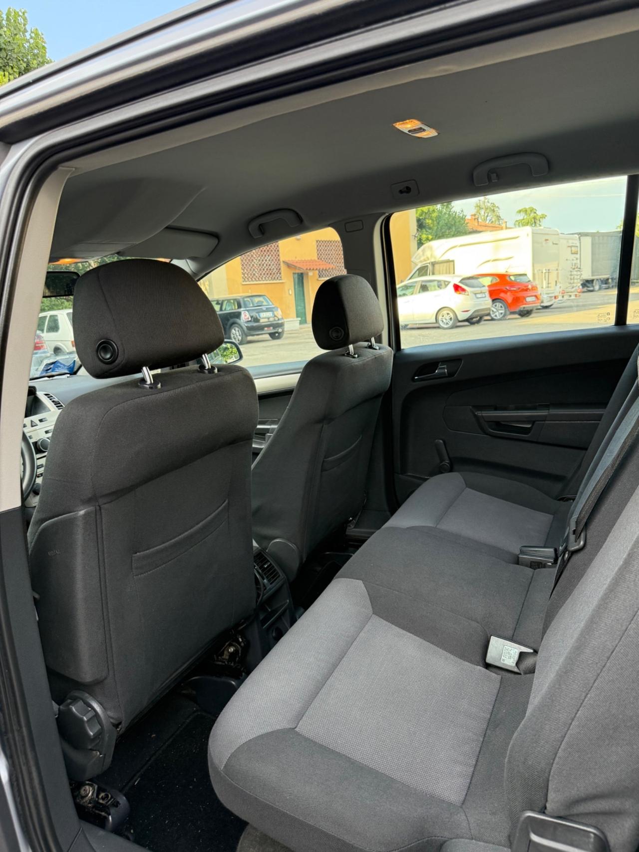 Opel Zafira 1.6 16V ecoM 94CV Cosmo