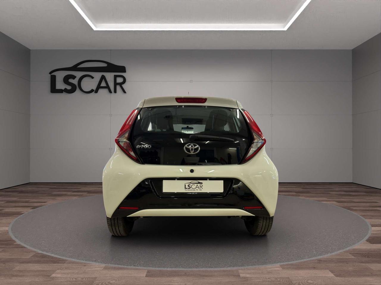 Toyota Aygo Aygo 5p 1.0 x-business 72cv