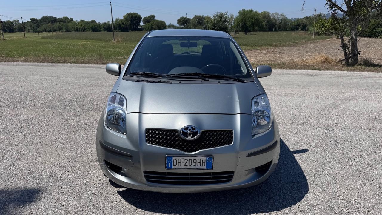 Toyota Yaris 1.0 5 porte Sol