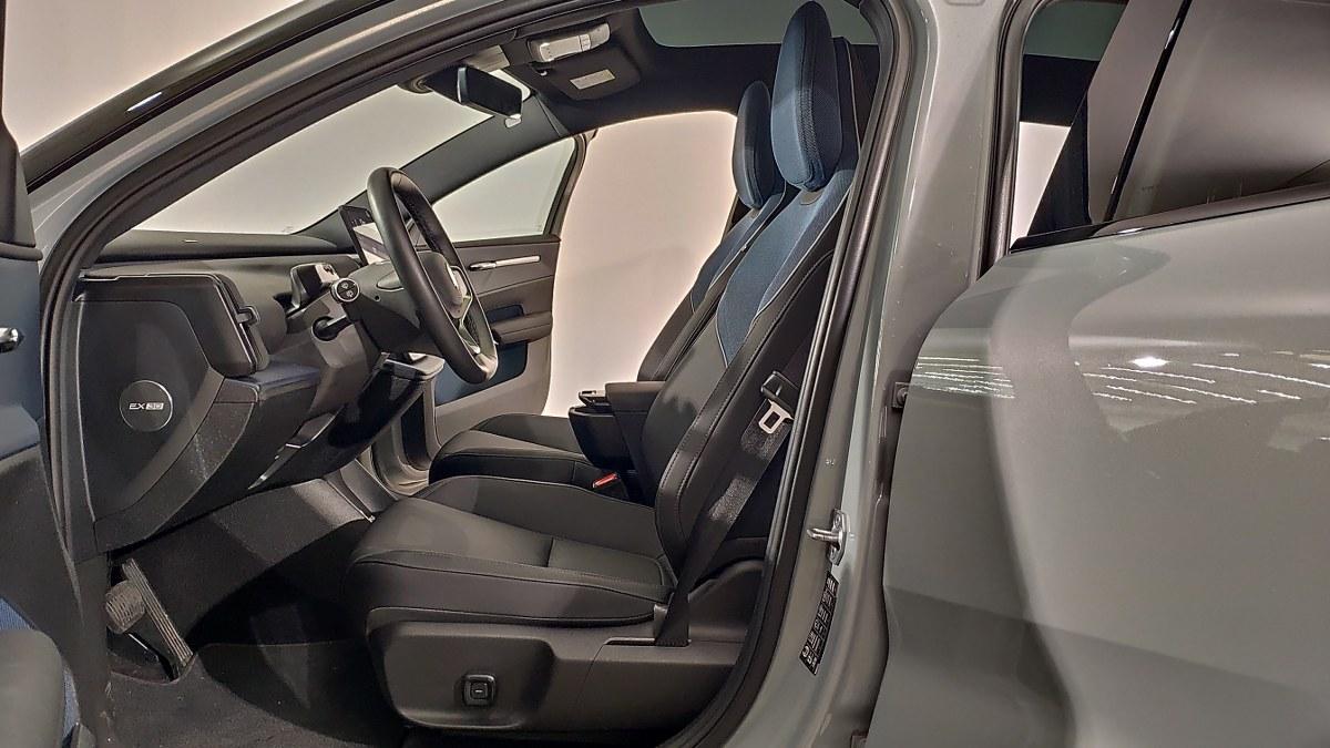 VOLVO Ex30 Single Motor Extended Range Rwd Ultra