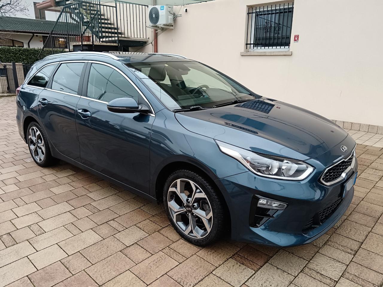 Kia Ceed Sportswagon 1.6 CRDi 136 CV MHEV iMT SW Business Class