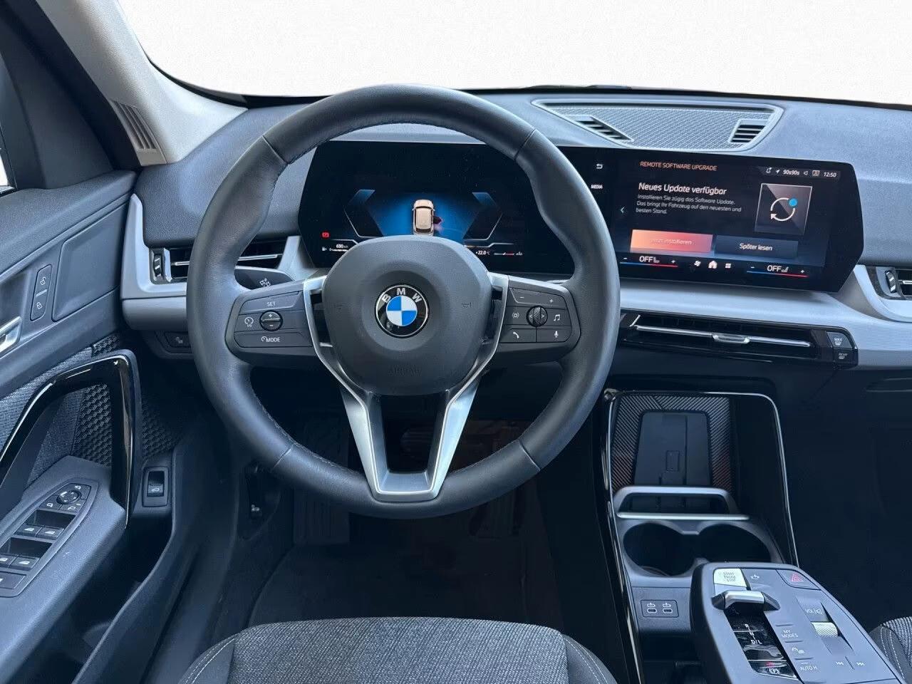 Bmw X1 sDrive20i aut. AdLED, AHK, fotocamera, KomZu, SHz, 17"