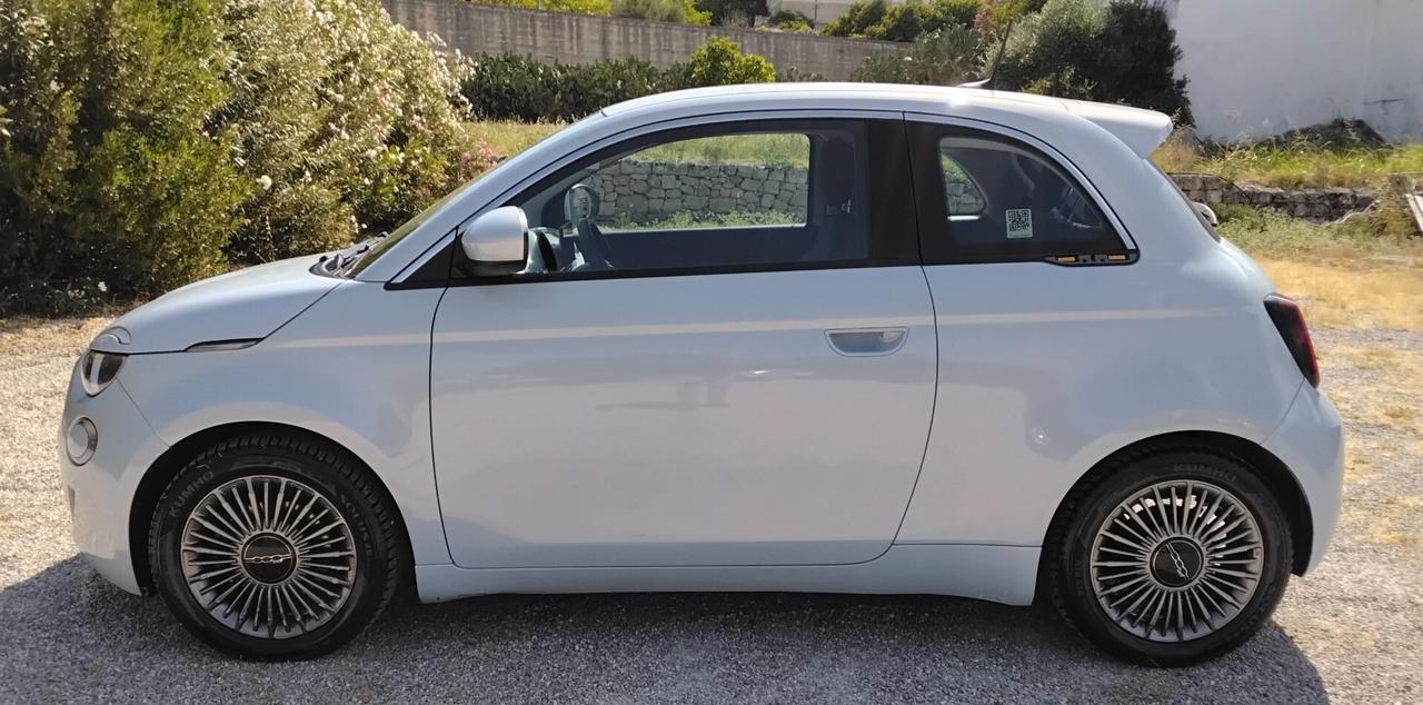 Fiat 500 500e Berlina 42 kWh La Prima