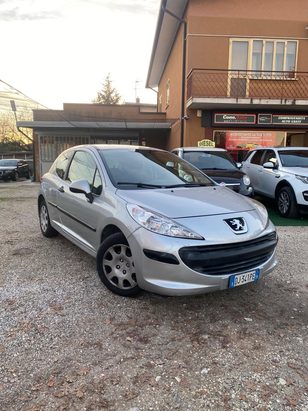 Peugeot 207 1.4 8V 75CV 3p. ONE Line