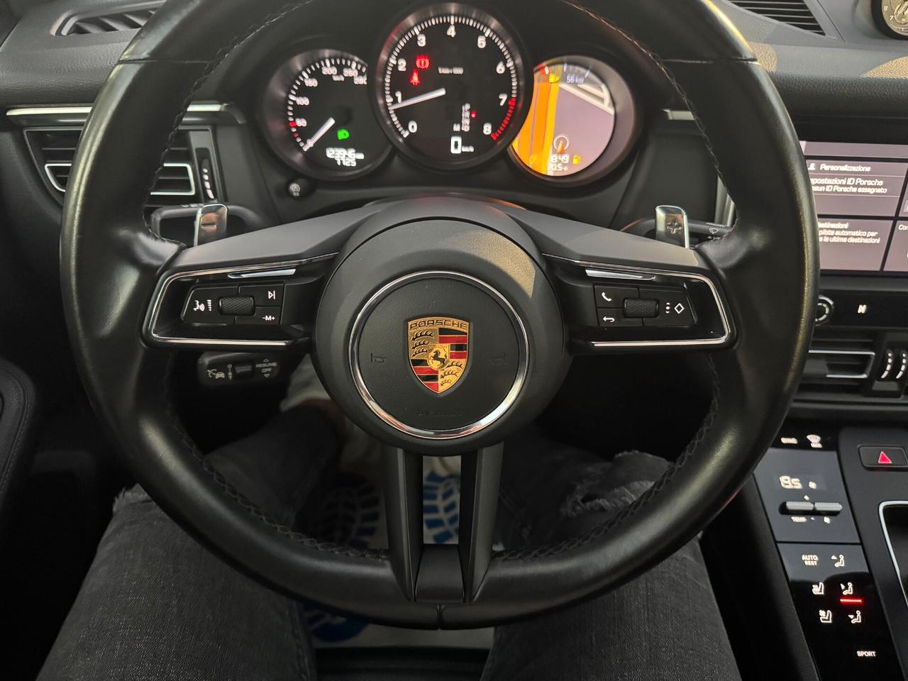 PORSCHE MACAN FULL BLACK ( IVA ESPOSTA )