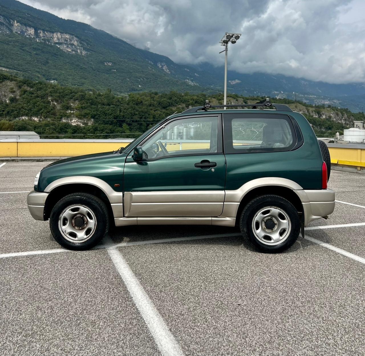Suzuki Grand Vitara 1.6i cat 3 porte Neopatentati