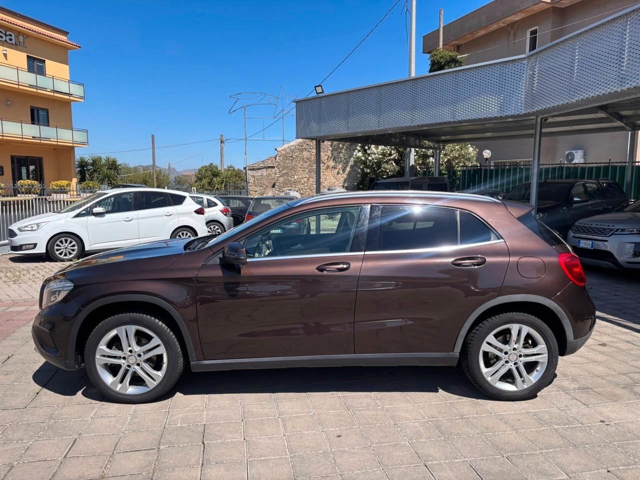 Mercedes-benz GLA 200