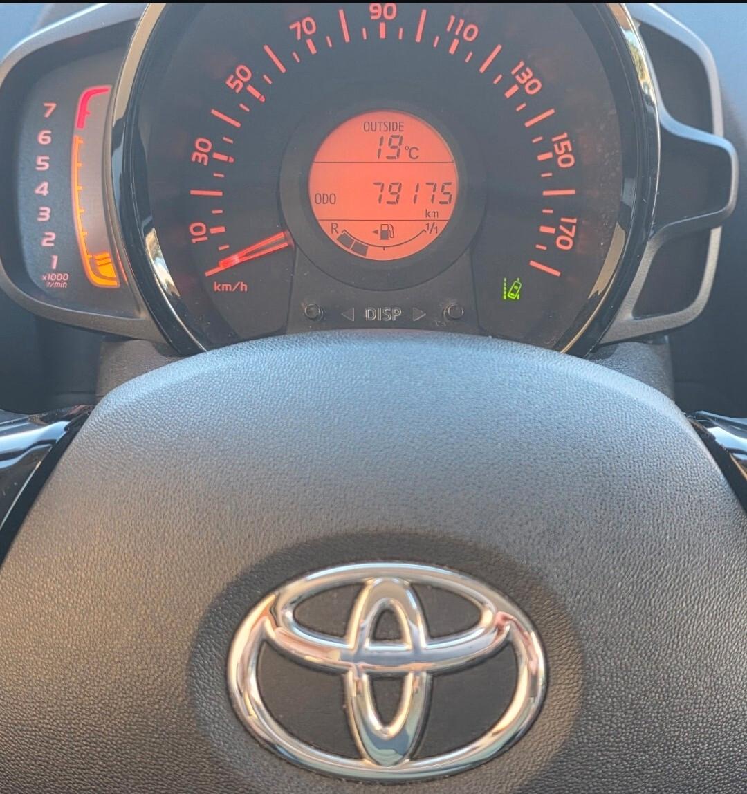 Toyota Aygo 1.0 VVT-i 69 CV 5 porte x-Play