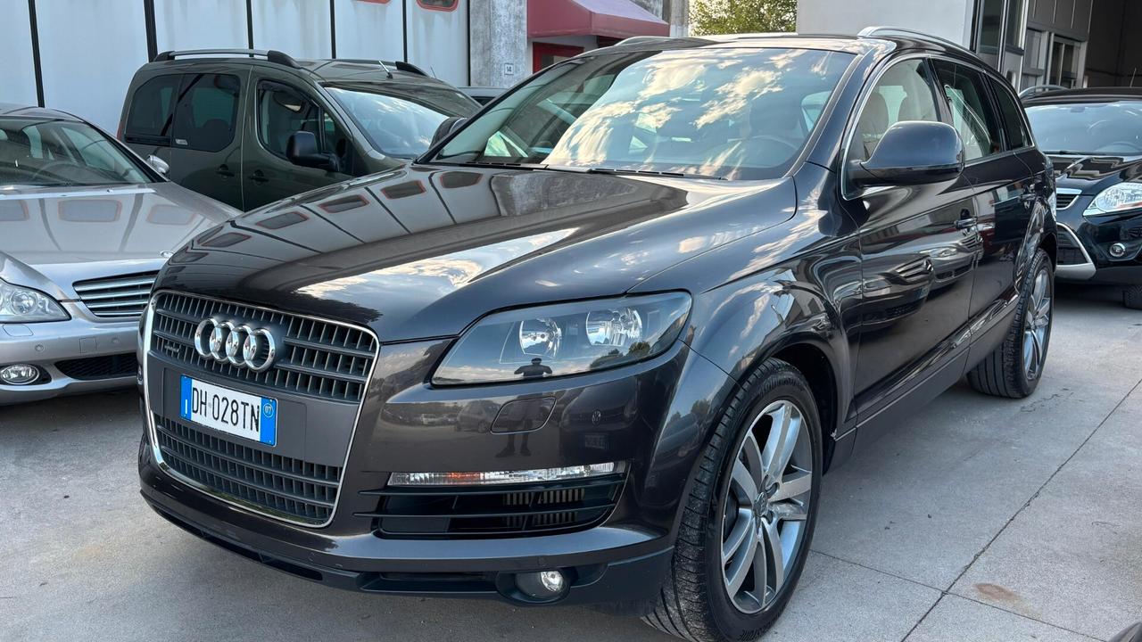 Audi Q7 3.0 V6 TDI 233CV quattro tiptronic