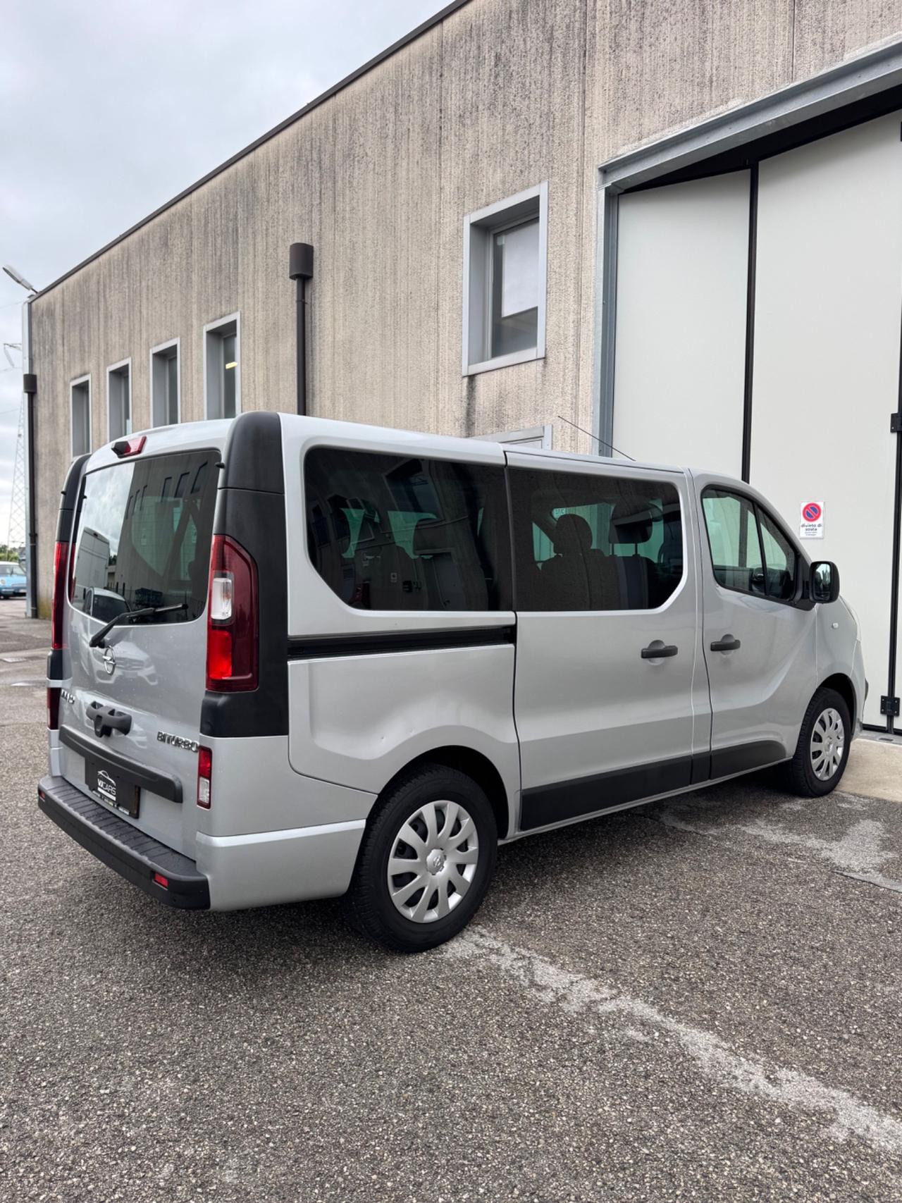Opel Vivaro 9 posti