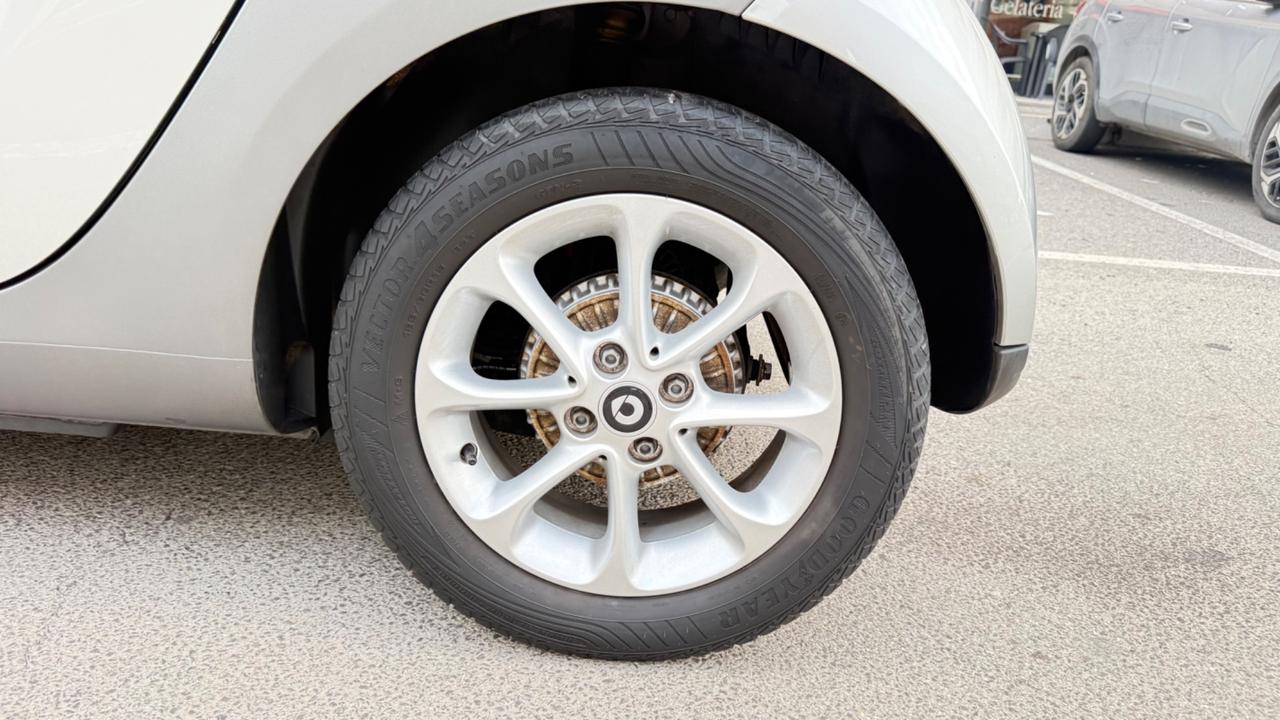 Smart ForTwo 90 0.9 T twinamic cabrio Passion LED NAVI BRACCIOLO BLUETOOTH PDC