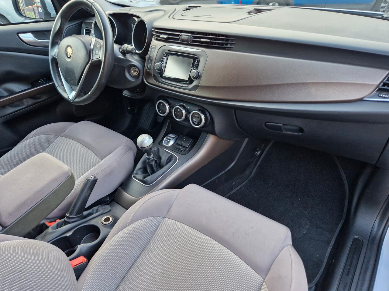 Alfa Romeo Giulietta 1.6 JTDm-2 105 CV Distinctive