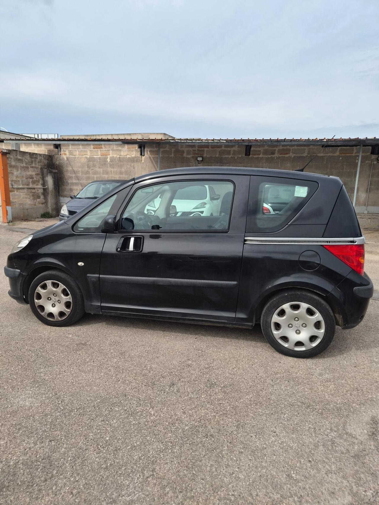 Peugeot 1007 1.4 Happy BENZINA GPL UNIPRO 150MILAKM