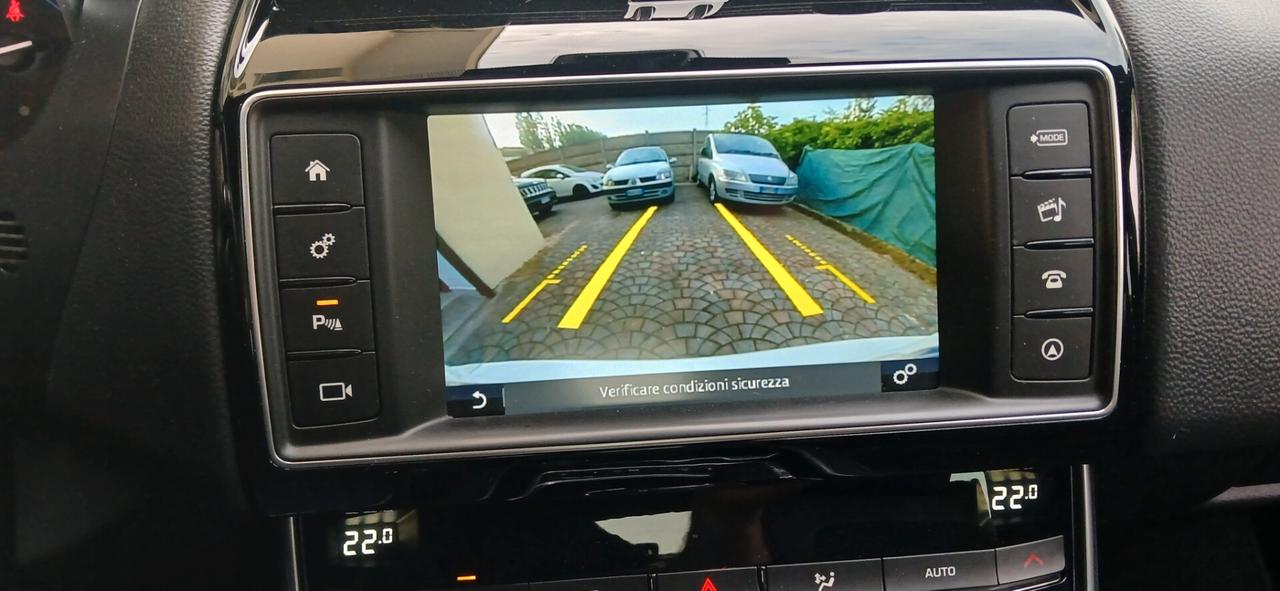 Jaguar XF 2.0 D 180 cv automatica look sportivo