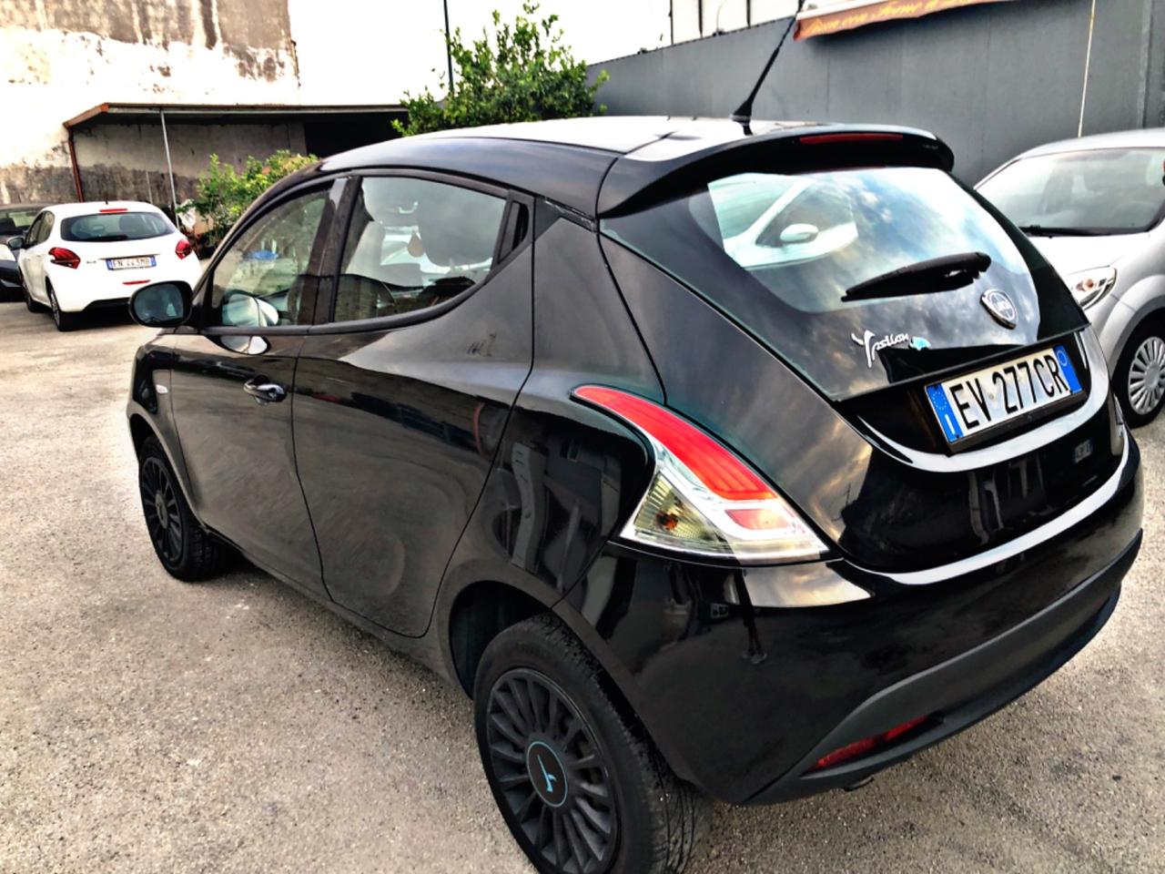 Ypsilon 0.9 85 CV Metano Ecochic Gold 2014