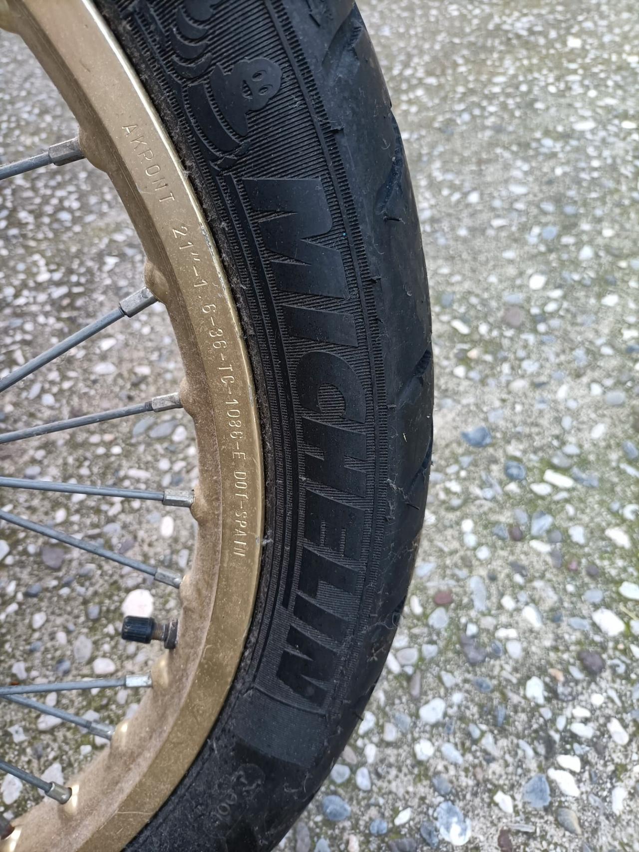 Aprilia Tuareg 350 con 26.000km 1987
