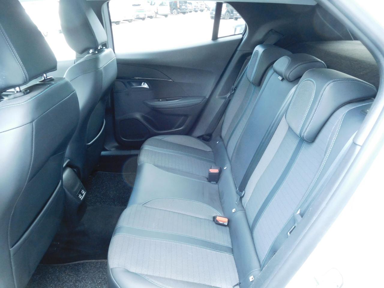 Peugeot 2008 motore elettrico 136 CV Allure Pack