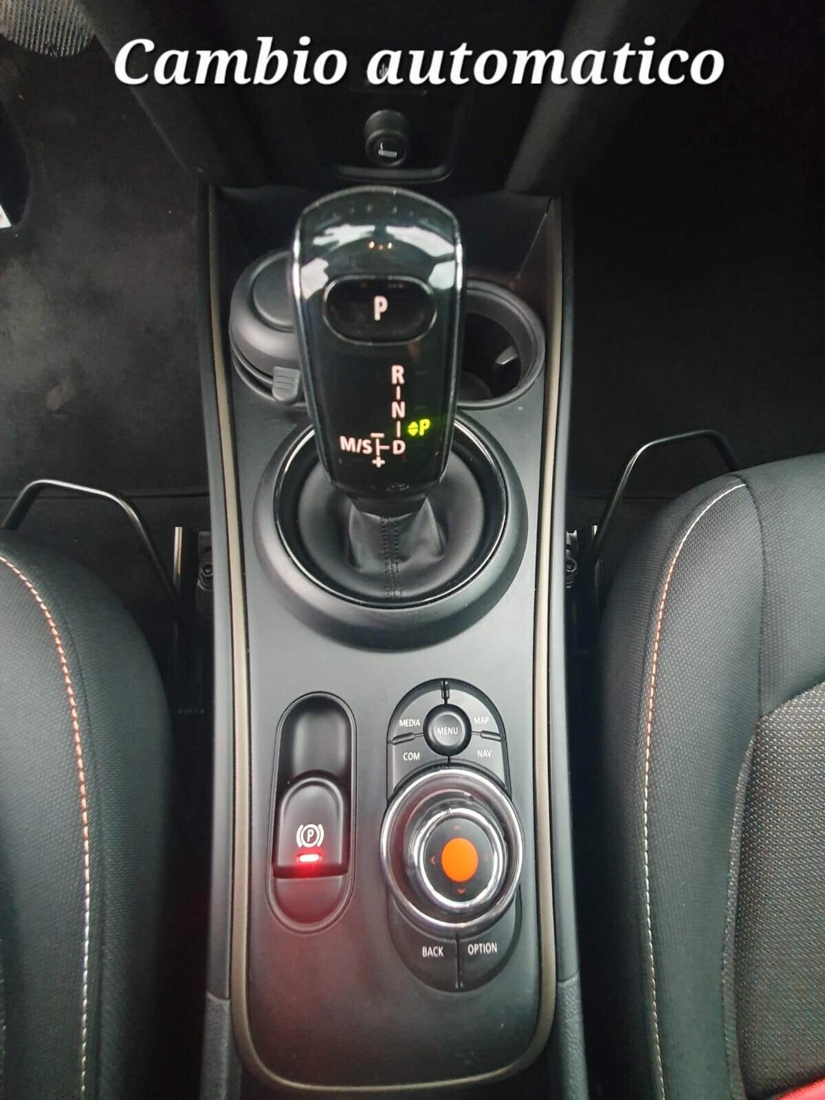 Mini Cooper Countryman 1.5 One D Business Automatica