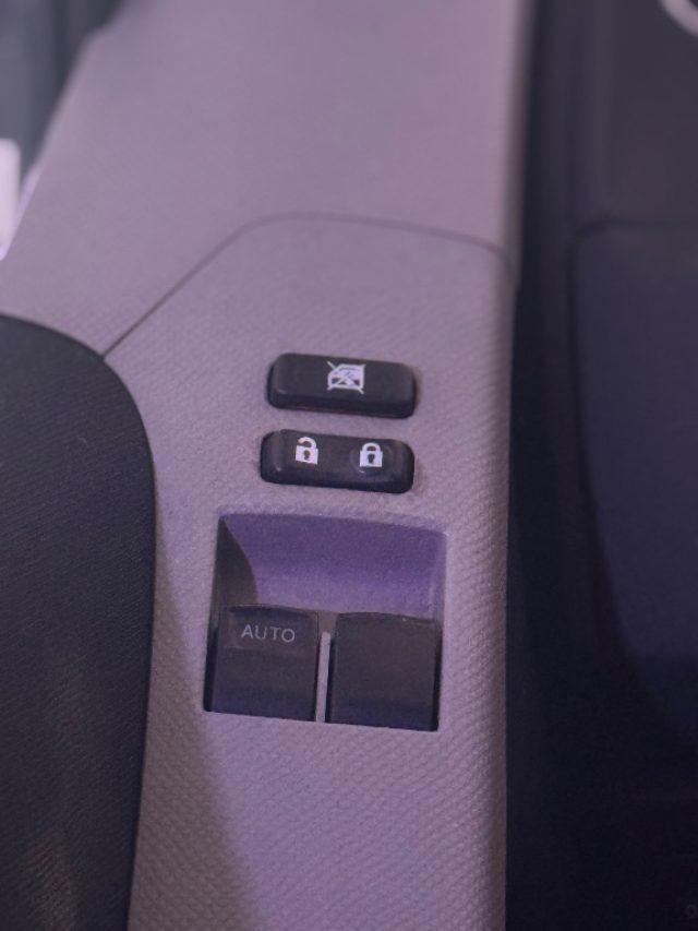 TOYOTA Yaris 1.3 5 porte M-MT Sol