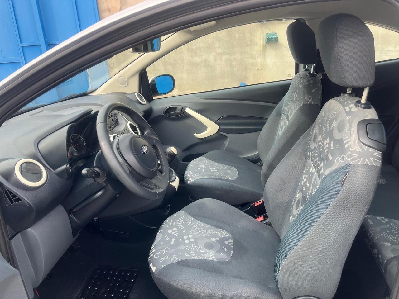 Ford ka 1.2 benz .-full opt-2013