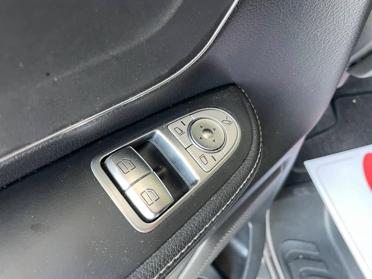 Mercedes V 250 - Automatic Premium Long - 8 POSTI
