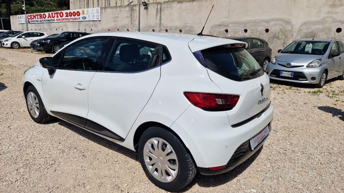 RENAULT Clio 1.2 75 CV GPL 5p. Costume National