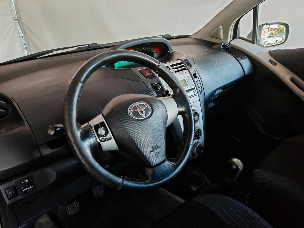 Toyota Yaris 1.0 5 porte Sol