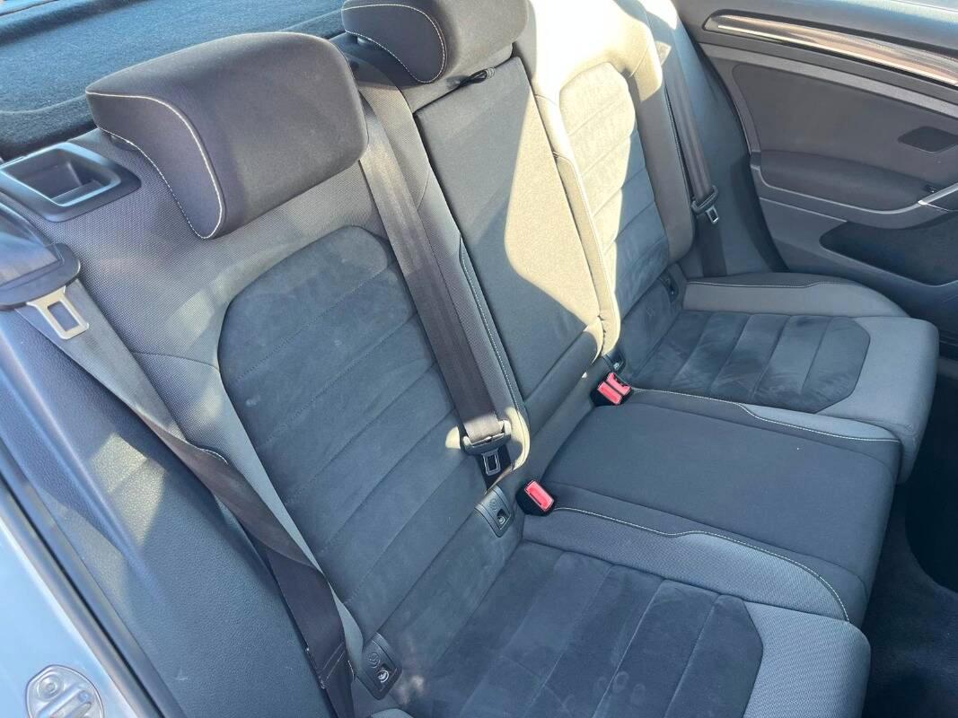 Volkswagen Golf 1.6 tdi Highline 5p