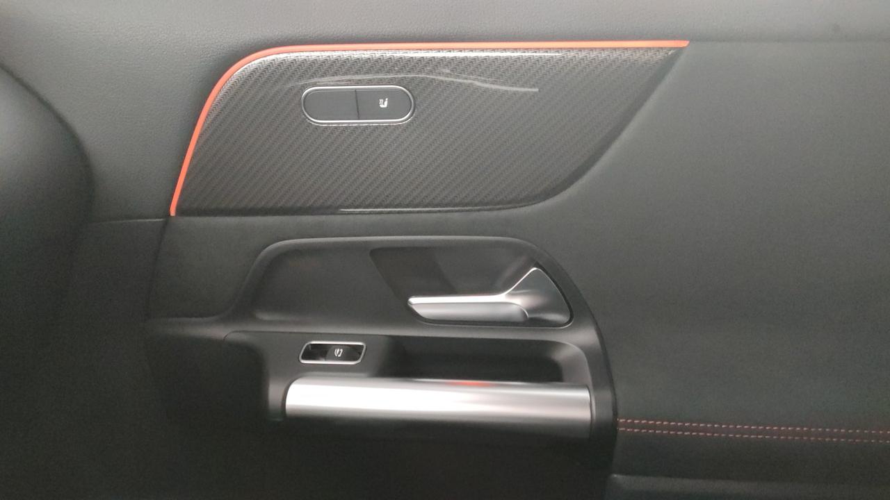 Mercedes-Benz GLA 200 d automatic