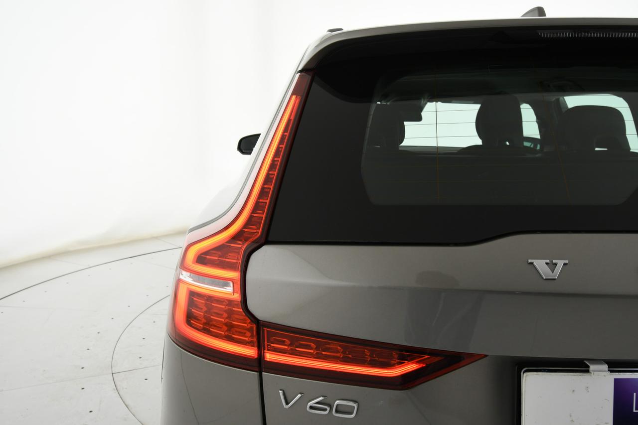 VOLVO V60 2.0 b4 Momentum Business auto NEOPATENTATI+C17"