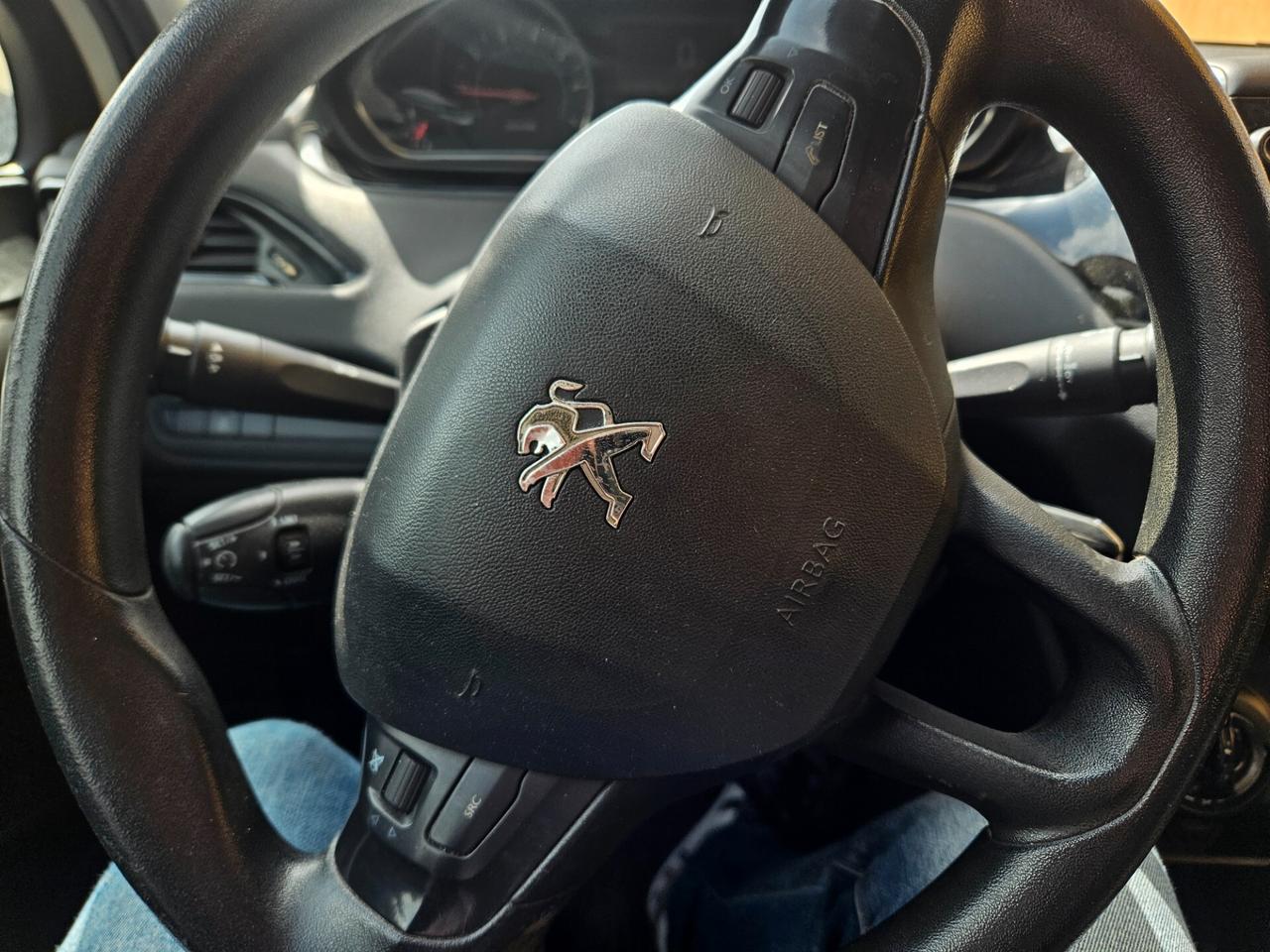 PEUGEOT 208 1200 BENZINA 82 CV UNICO PROPRIETARIO