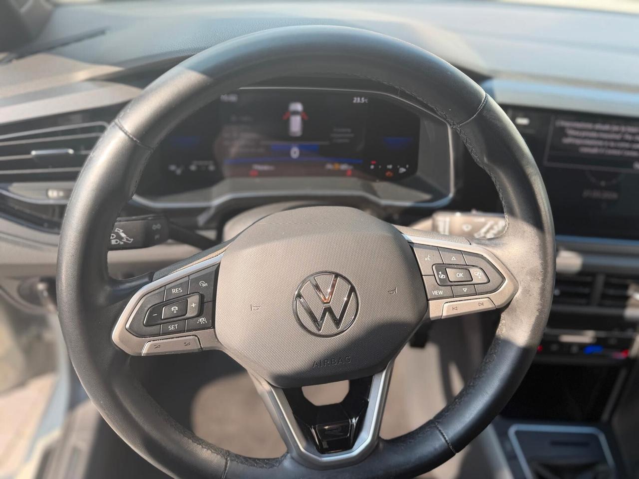 Volkswagen Polo VI 2022 1.0 tsi R-Line 95cv