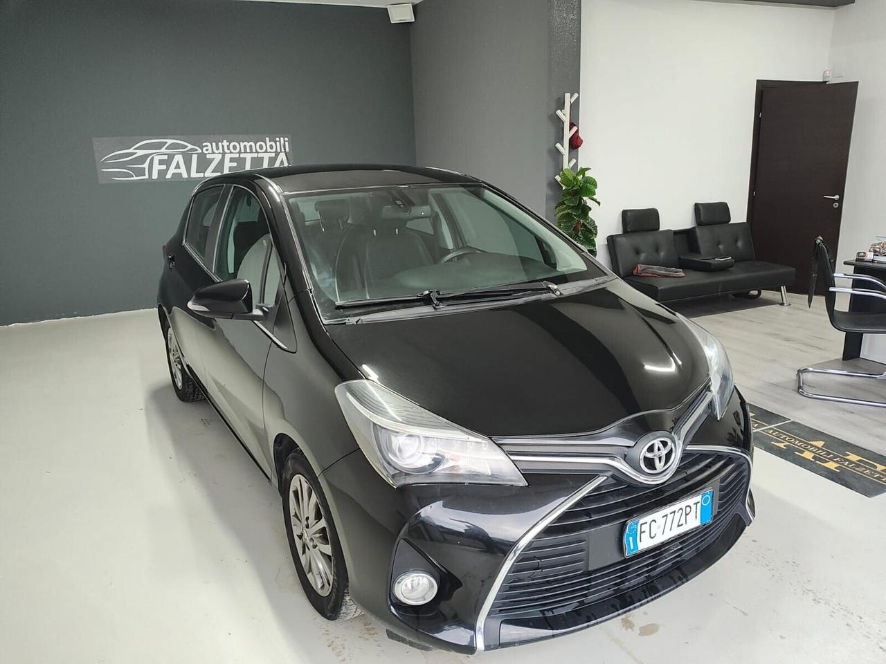 Toyota Yaris 1.0 5 porte Lounge full