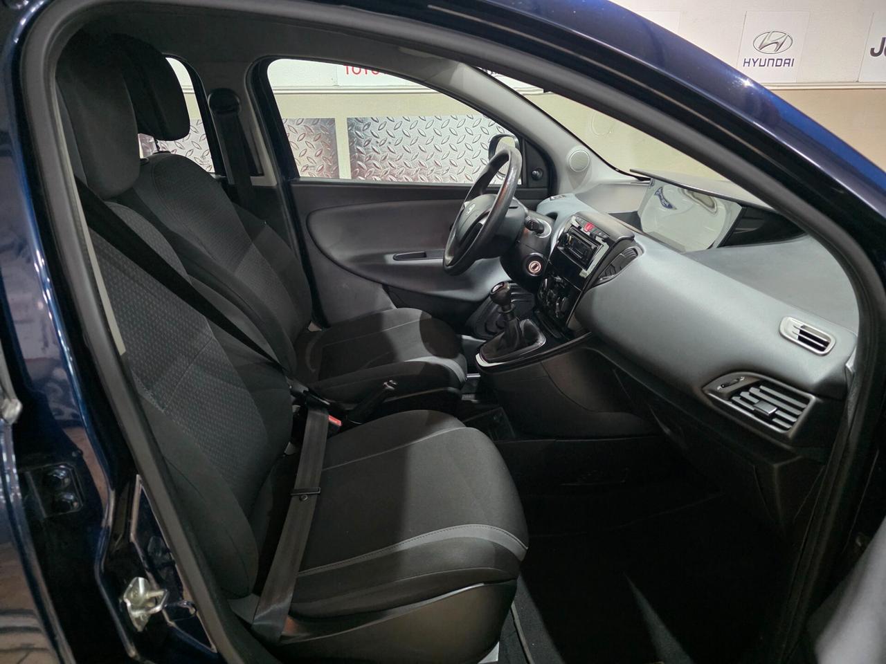 Lancia Ypsilon 1.2 69 CV 5 porte Gold