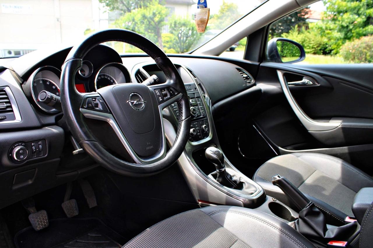 Opel Astra 1.4 100CV 5 porte Cosmo