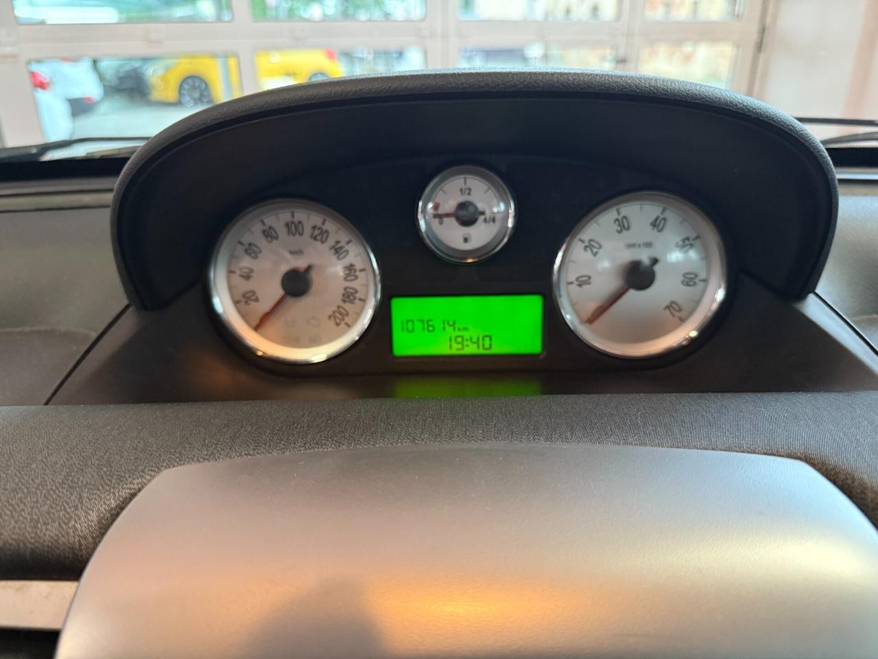 Lancia Ypsilon 1.3 MJT 75 CV Unyca