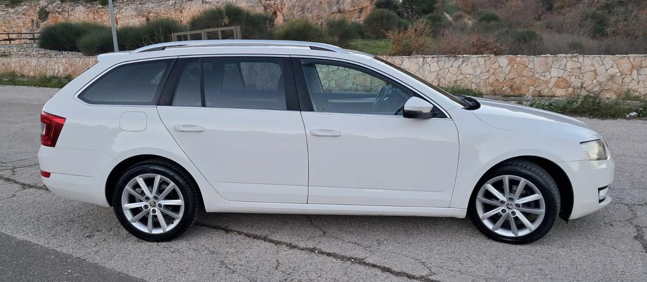 Skoda Octavia 1.6 TDI CR 105 CV DSG Wagon Elegance