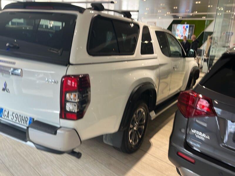 Mitsubishi L200 L200 2.3 D Club Cab 4x4 Easy Select Invite