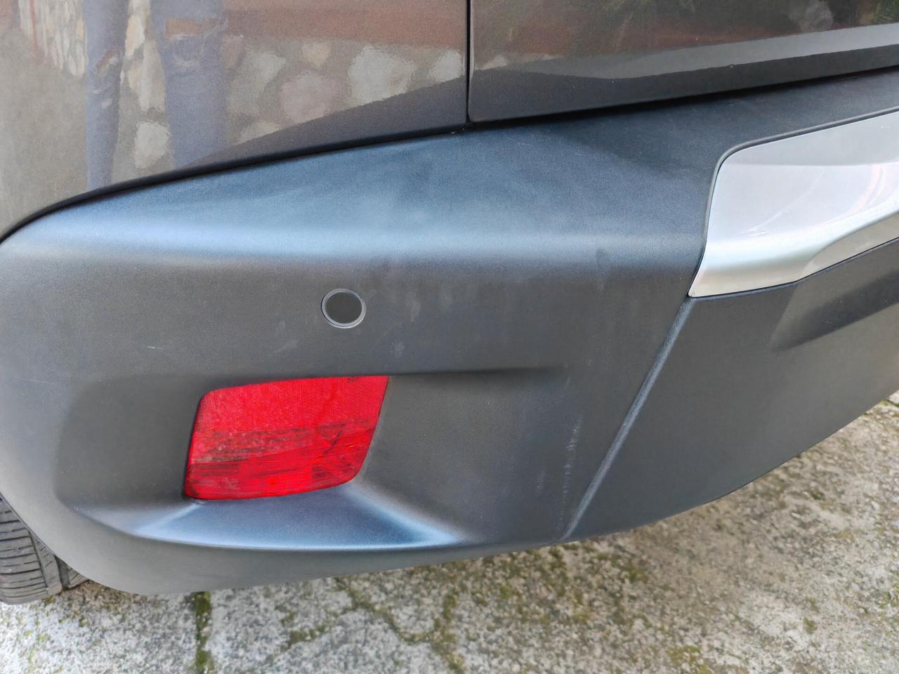 Peugeot 2008 1,5 diesel 12/2021 Cv110