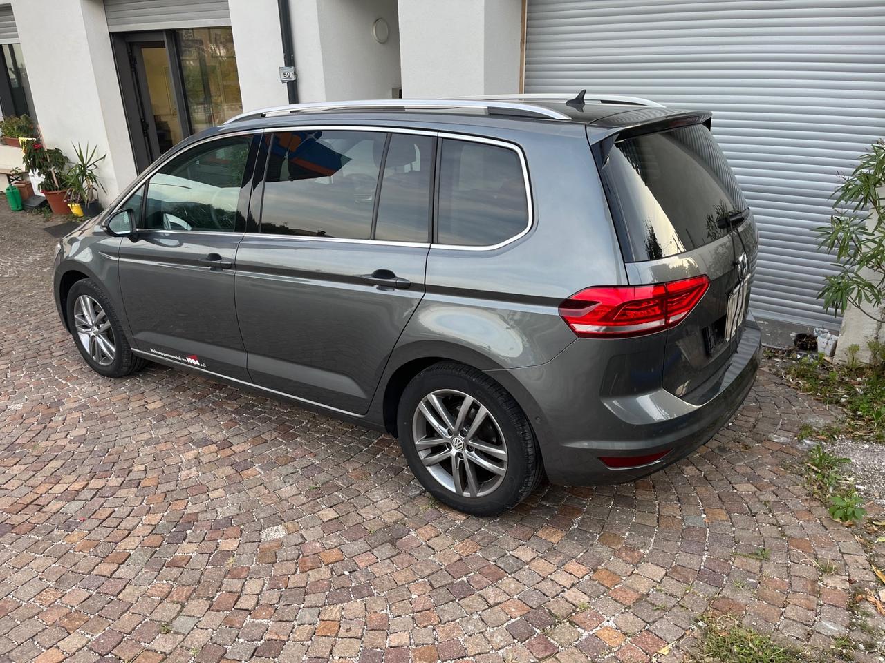 Volkswagen Touran 1.5 TSI EVO DSG Executive BlueMotion Technology