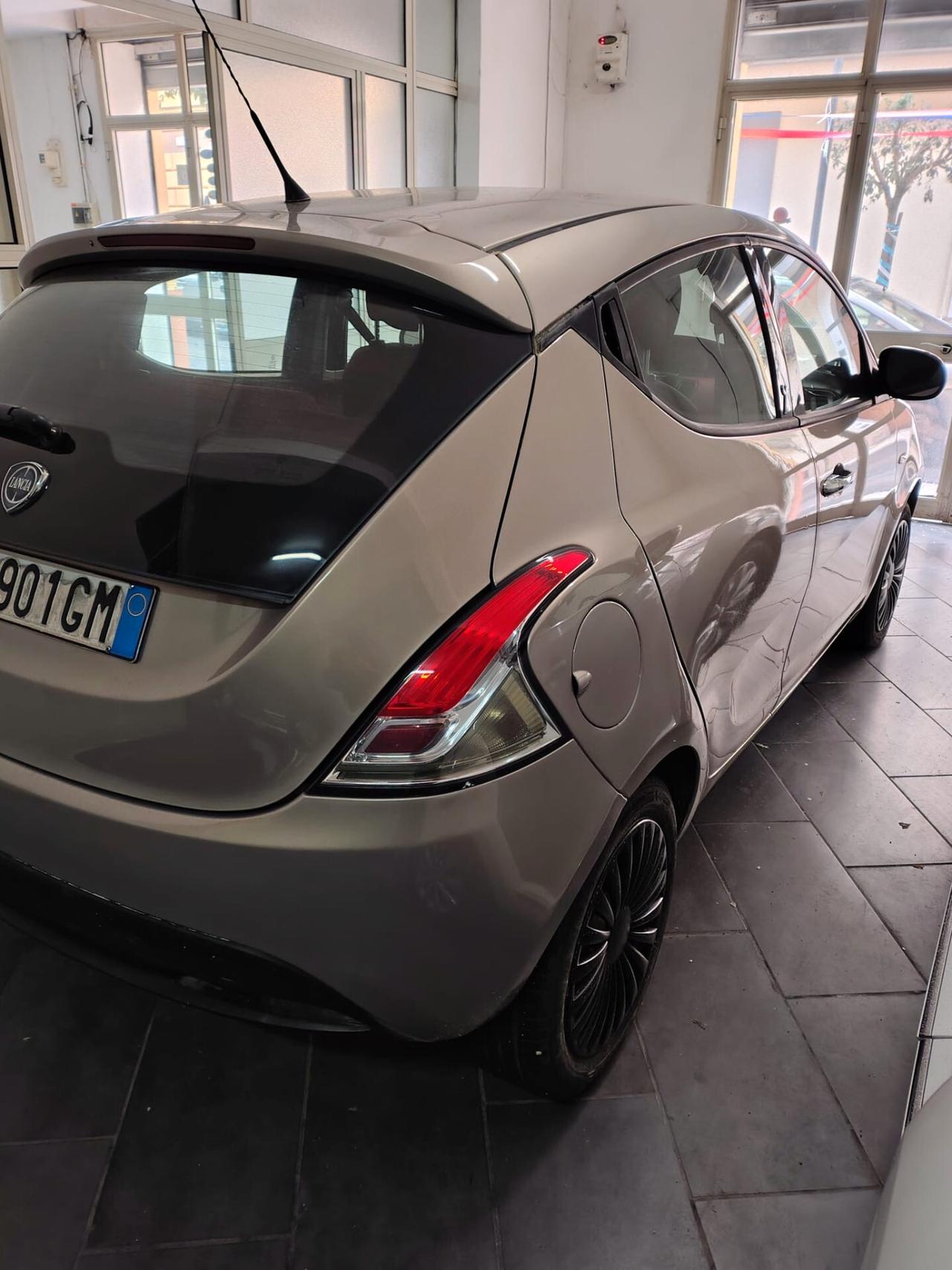 Lancia Ypsilon 1.2 69 CV 5 porte GPL Ecochic Gold